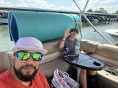 24ft Sun Chaser Pontoon in Joe Pool Lake in Grand Prairie