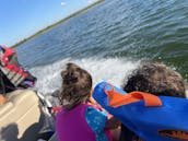 Pontoon Boat in Grand Prairie / Cedar Hill Joe Pool Lake