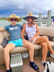 20FT PONTOON IN CLEARWATER ISLAND HOPPING TO POPULAR LOCAL ISLANDS