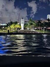 Enjoy 8! IDENTICAL 26' Sea Ray Sundeck in Miami! (HUGE WEEKDAY DISCOUNTS
