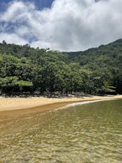 Charter Real Class 24 Bowrider in Ubatuba, Brazil for up to 12 people