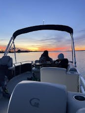 25' Tahoe Pontoon Rental in Fort Walton Beach, FL