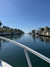 Mako Center Console with 200 hp 4 stroke Rental in Key Largo, Florida