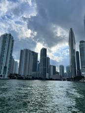 AMUSING MIAMI BOAT TOURS!! 30’ Sundeck! Free Hour when you book 4!!!