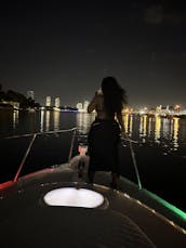 Profitez de Miami à bord d'un yacht à moteur Sundancer de 44 pieds ! ! !