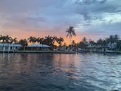 *Fort Lauderdale* - Cruise in Style in this Gorgeous 45' Sea Ray Sundancer Yacht