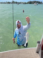 24ft Sun Tracker Fish Barge DLX Pontoon in Bradenton Beach