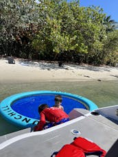 Magnifique bateau de 26 pieds avec terrasse à Miami, 100$ de rabais du lundi au jeudi 🥳🤩