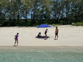 35ft Contender Express Snorkel/Beaching Charter in Nassau, Bahamas