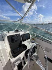 Fishing,Cruising, or Snorkeling on 25 ft Robalo in Palm Beach