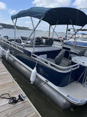 Very fun Pontoon to hang around in Hilton Head Island, South Carolina