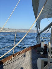 Aventura à vela no porto de Newport