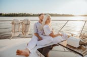 ¡Explore el río Mississippi a bordo de nuestro Vintage Cabin Cruiser!