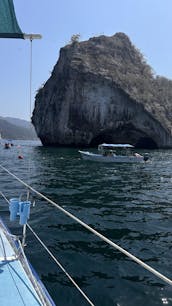 Beautiful sailboat hunter 40ft adventure sea breezes in Puerto Vallarta