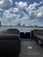 Bennington Marine 22' SSR Pontoon in Jacksonville, Florida