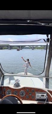 50' Come enjoy the DC view on the Potomac river aboard Sancha. $350HR to $425HR 