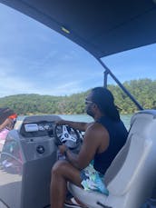 Cruise with 25ft Veranda Pontoon on Lake Allatoona