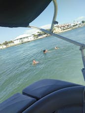 20FT BENNINGTON PONTOON FUN - TREASURE ISLAND