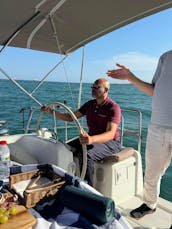  Excursion à la voile au coucher du soleil à Barcelone avec musique en direct