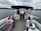 Ultimate Fun Afloat: alugue nosso Harris Pontoon para aventuras inesquecíveis