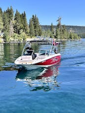 Beautiful 26' Mastercraft Wake Boat, Fully Loaded (Multi-day booking Discount)