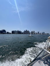 VISITEZ BOSTON SUR UN YACHT.. Dates pour le dîner, location pour une journée à la plage, anniversaire et plus encore !