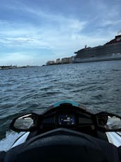 ¡Disfruta con estilo con los nuevos alquileres de motos acuáticas Yamaha Waverunner en Key Biscayne!