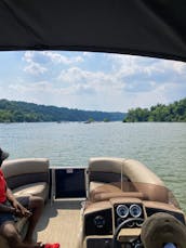 Come Experience the ambient waters of the Potomac on the Sylvan MIRAGE Pontoon!