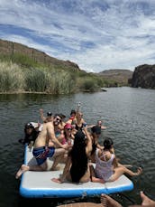 Profitez d'une journée sans soucis au lac Saguaro avec le capitaine Sheldon à bord d'un nouveau wakeboat 2024