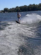 20ft Sea Ray Lake Minnetonka ~Ski/Tube~ Fall Special $125/hour