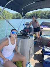 20 ft. Bennington SL Pontoon on Lake Keowee