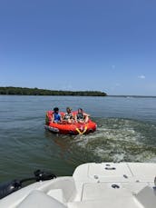 Comodidad y deportes acuáticos en el lago Livingston