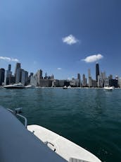 Capitaine Sea Ray Sundancer, 31 minutes, s'amuse à Chicago à bord