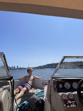 Fast and Fun 21' Glastron on Lake Union/Lake Washington - WEEKDAY SPECIALS!!