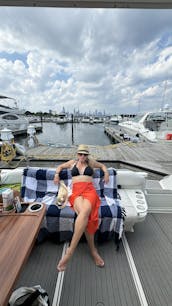 44' Sea Ray Express Luxury Motor Yacht Rental in Chicago