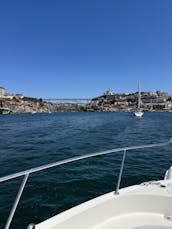 Motor Yacht Rental in Vila Nova de Gaia, Portugal with Captain