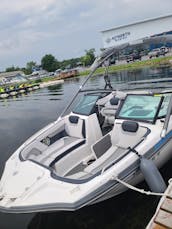 Bateau à réaction Yamaha sur le lac Oneida !