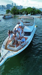 50' Flybridge - Até $100 de desconto* + Fotos e vídeos de drones GRATUITOS!