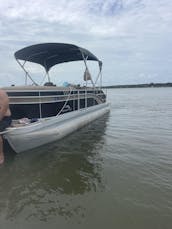 Luxury 22ft Bennington Tritoon 150hp for St Augustine Intercoastal