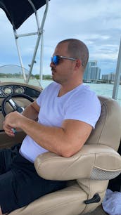 24' Pontoon Rental In North Miami Beach, Florida