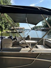 Fresh Air, Sun and Fun with 23' Pontoon in Mooresville, NC