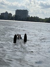 Barco de velocidade máxima de 20 pés - capacidade para 6 pessoas