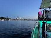 Hunky Dory Boat! Lake Union Lake WA tours, Karaoke system, Mini fridge!