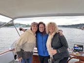 Hunky Dory Boat! Lake Union Lake WA tours, Karaoke system, Mini fridge!