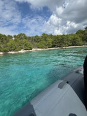 TOUR PRIVADO DE MEDIO DÍA A LA LAGUNA AZUL Y LA ISLA SOLTA desde Split