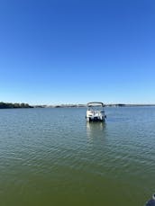 Sun Tracker 22 DLX Party Barge for rent on Lake Lewisville