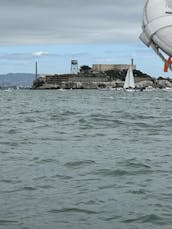 Des aventures chaleureuses et douillettes à bord d'un yacht Sausalito centenaire