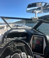 Increíble barco de wakesurf en Possum Kingdom