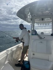 Capitaneado: Cobia de 24 pies para navegar o pescar