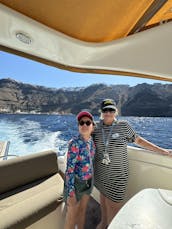 サントリーニ島とティラシア島でのプライベート5時間クルーズ（ランチとディナーなどを含む）